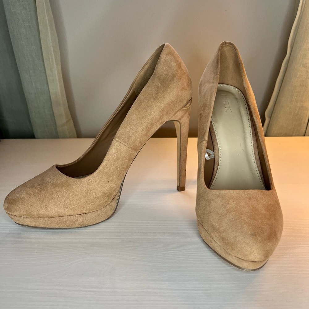 Forever 21 Women’s Nude Faux Suede 5” High Heel Platform Pumps Size 8
